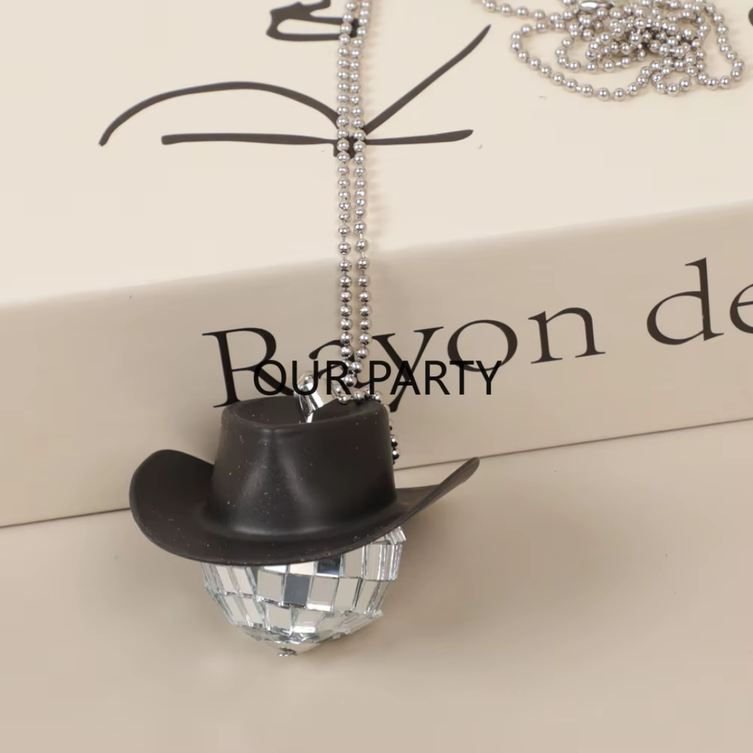 Collar Bola Disco con Sombrerito