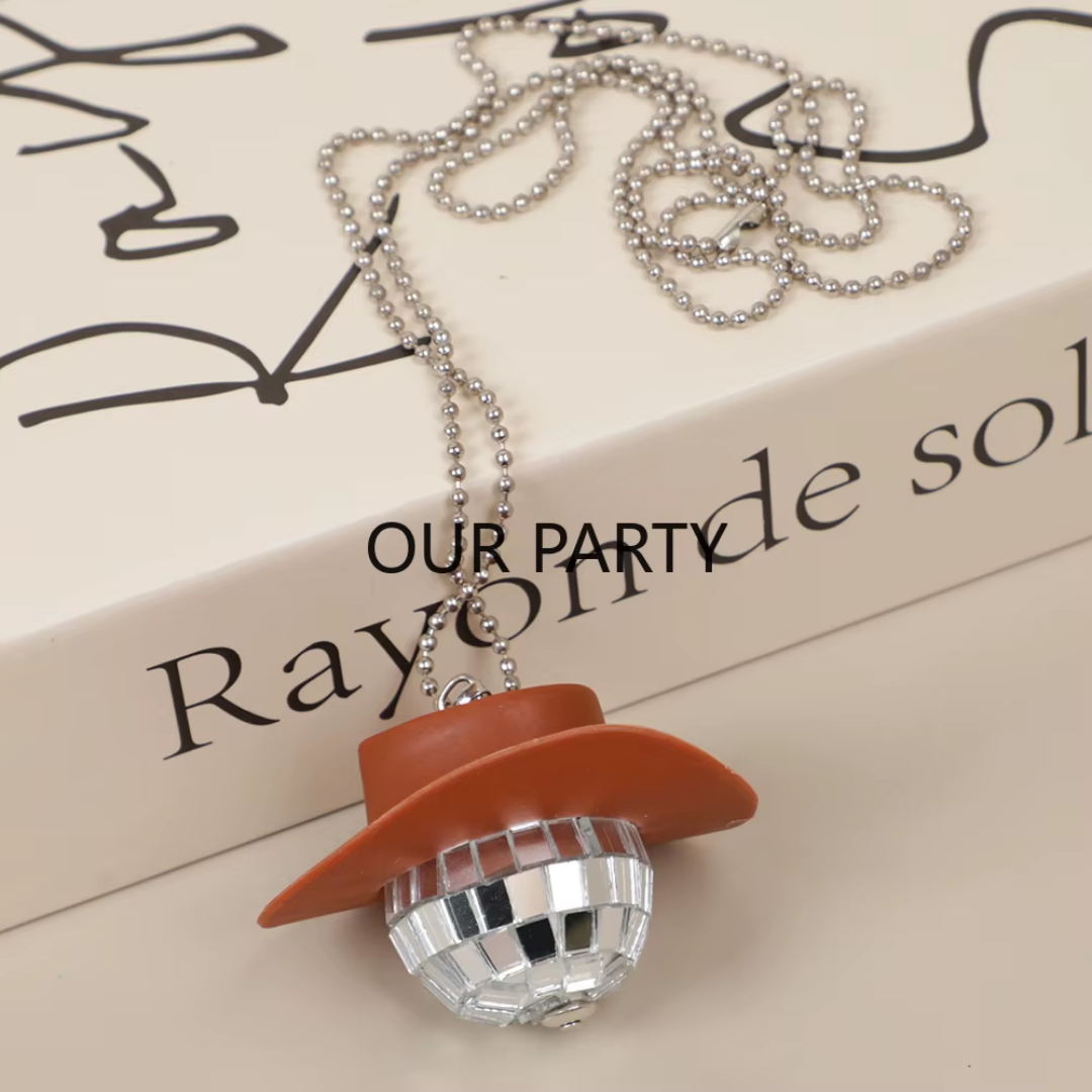 Collar Bola Disco con Sombrerito