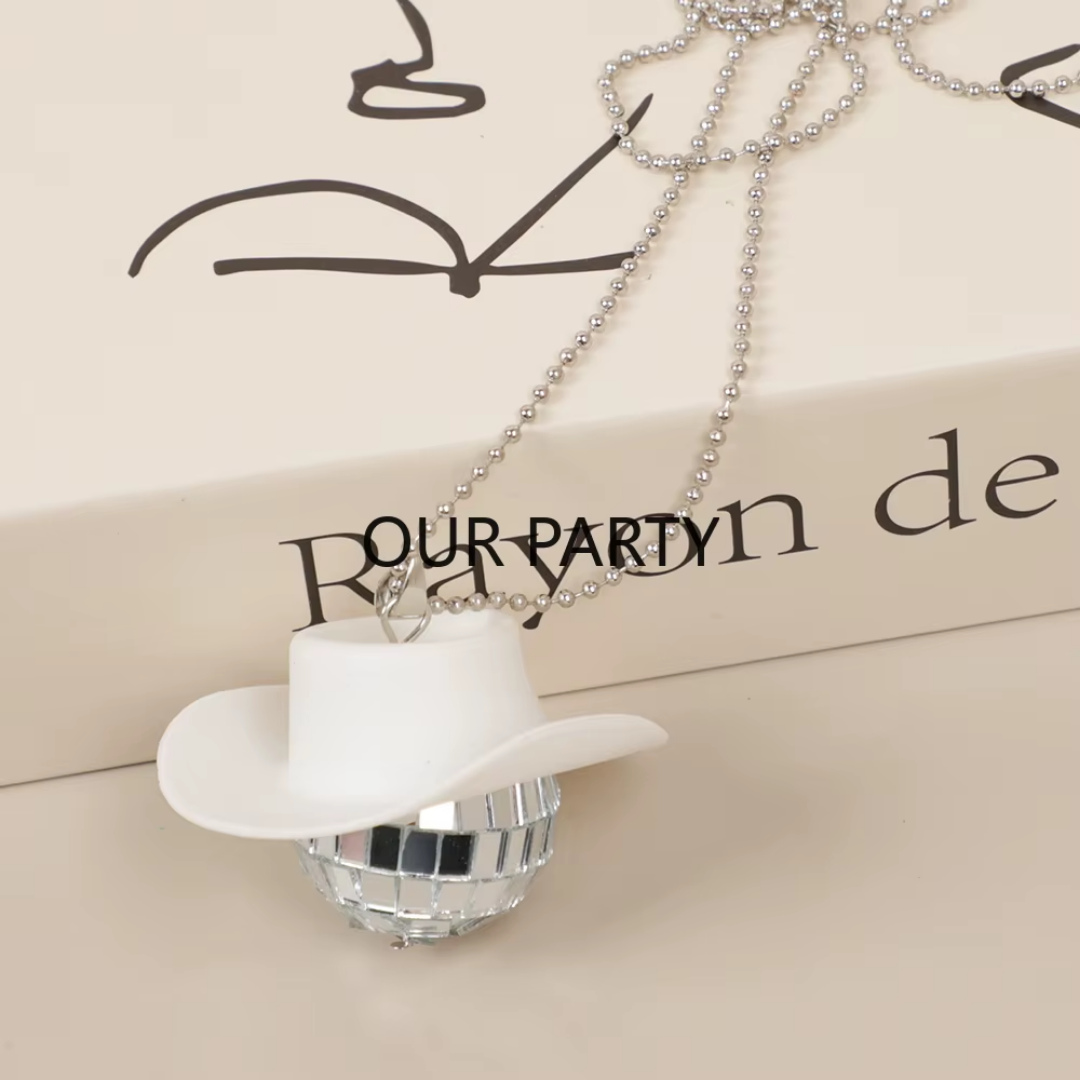 Collar Bola Disco con Sombrerito